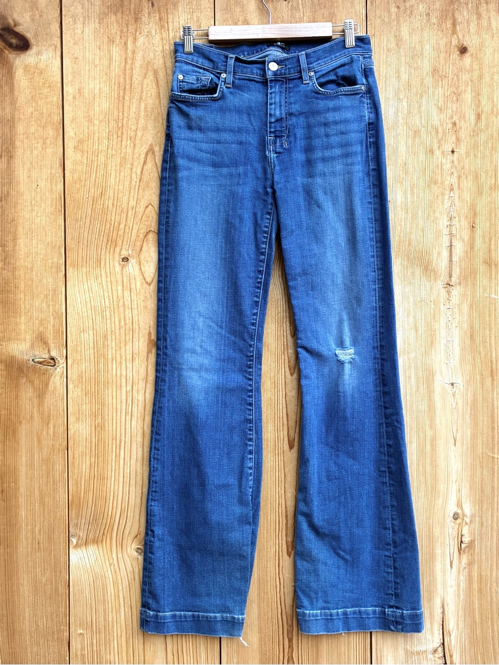 7FAM Distressed Dojos Jeans Sz 29